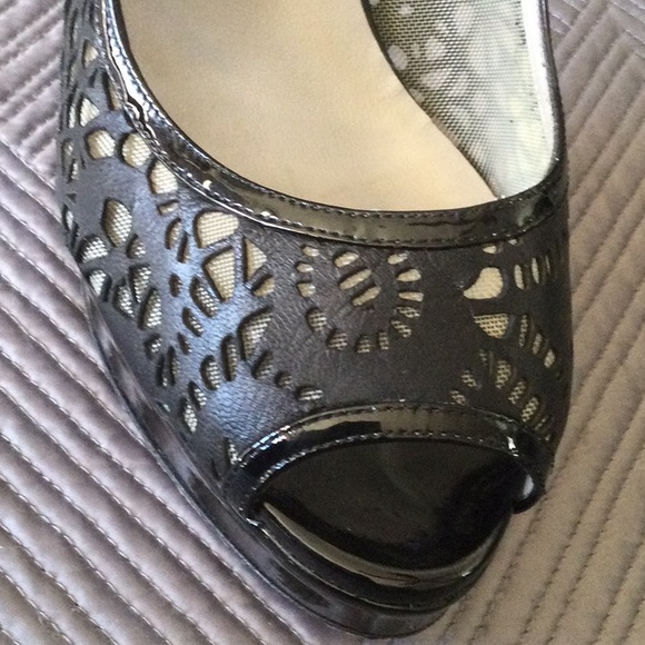 Valentino Garavani size US 8 EU 38 black leather heels - Picture 6 of 9